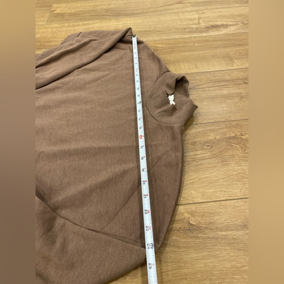 Pink Rose sweater - Picture 4 of 5